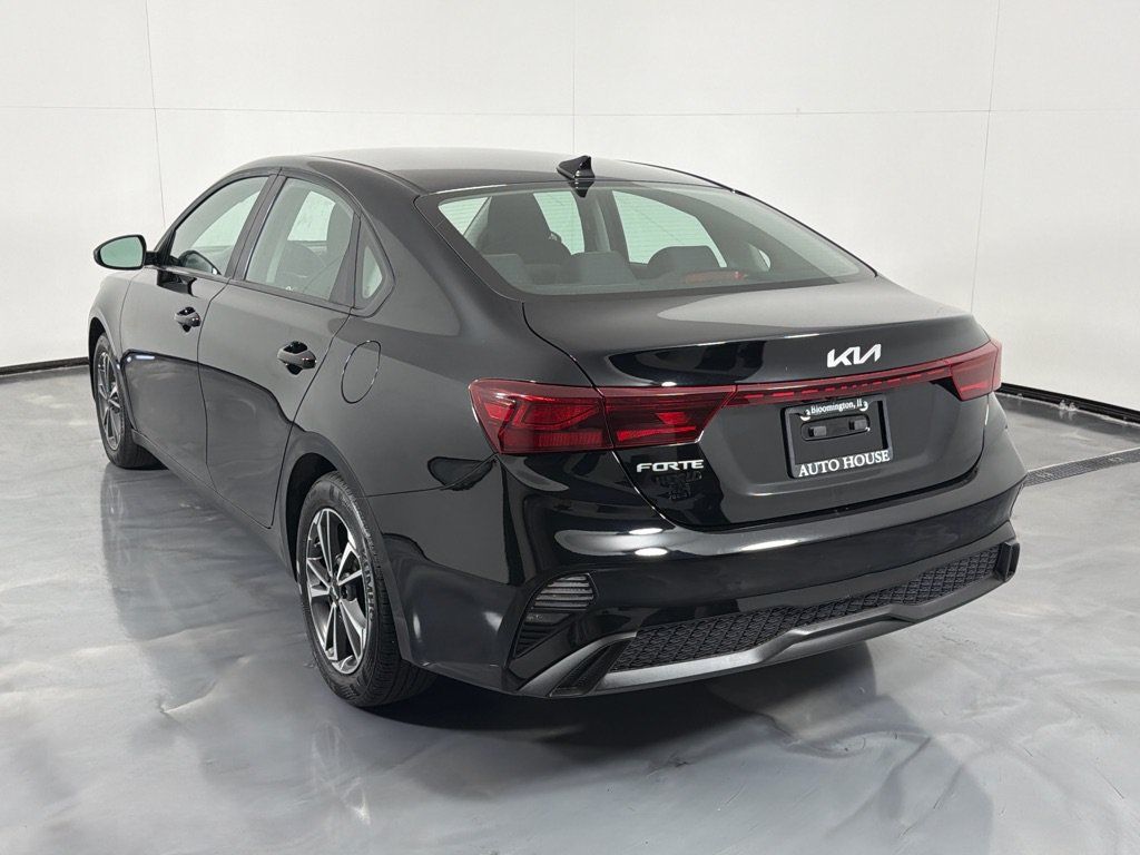 Used 2024 Kia Forte LXS FWD image 7