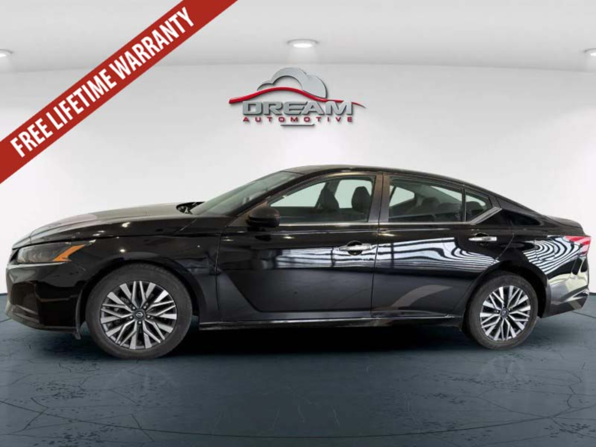 Used 2024 Nissan Altima 2.5 SV FWD image 18