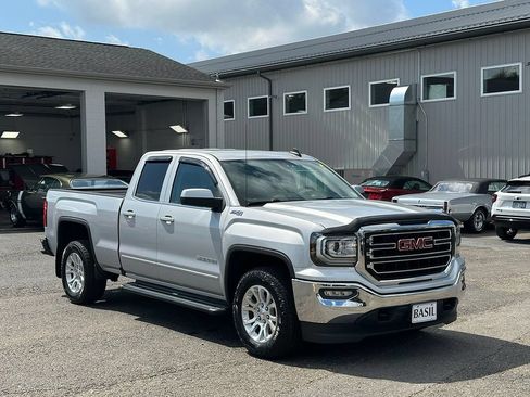 Used 2018 GMC Sierra 1500 SLE w/ SLE Value Package AWD/4WD image 21