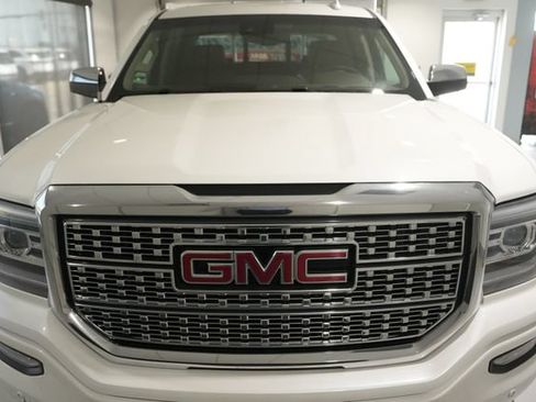 Used 2016 GMC Sierra 1500 Denali w/ Denali Ultimate Package AWD/4WD image 6