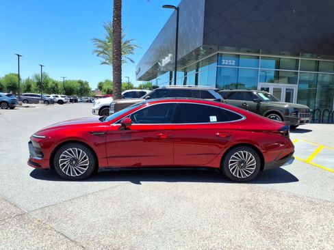 New 2026 Hyundai Sonata Limited FWD image 3