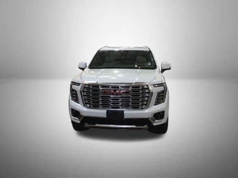 Used 2026 GMC Yukon Denali w/ Sun & Power Step Package AWD/4WD image 1