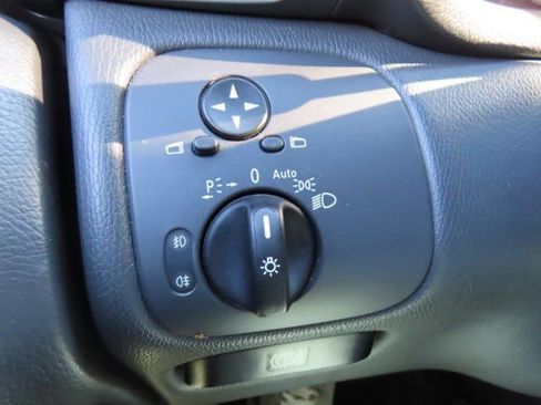 Used 2002 Mercedes-Benz C 320 Sedan image 26