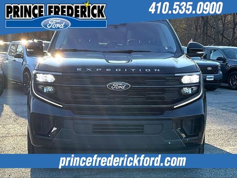 Used 2025 Ford Expedition Active image 2