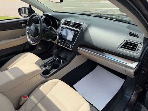 Used 2019 Subaru Outback 2.5i Limited AWD/4WD image 19
