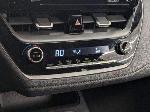 Used 2022 Toyota Corolla SE image 23