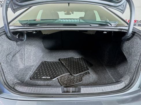 Used 2024 Volkswagen Jetta Sport image 23