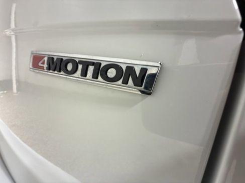 Used 2020 Volkswagen Tiguan SE w/ Panoramic Sunroof Package image 30