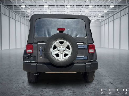 Used 2017 Jeep Wrangler Unlimited Sport w/ Connectivity Group AWD/4WD image 4
