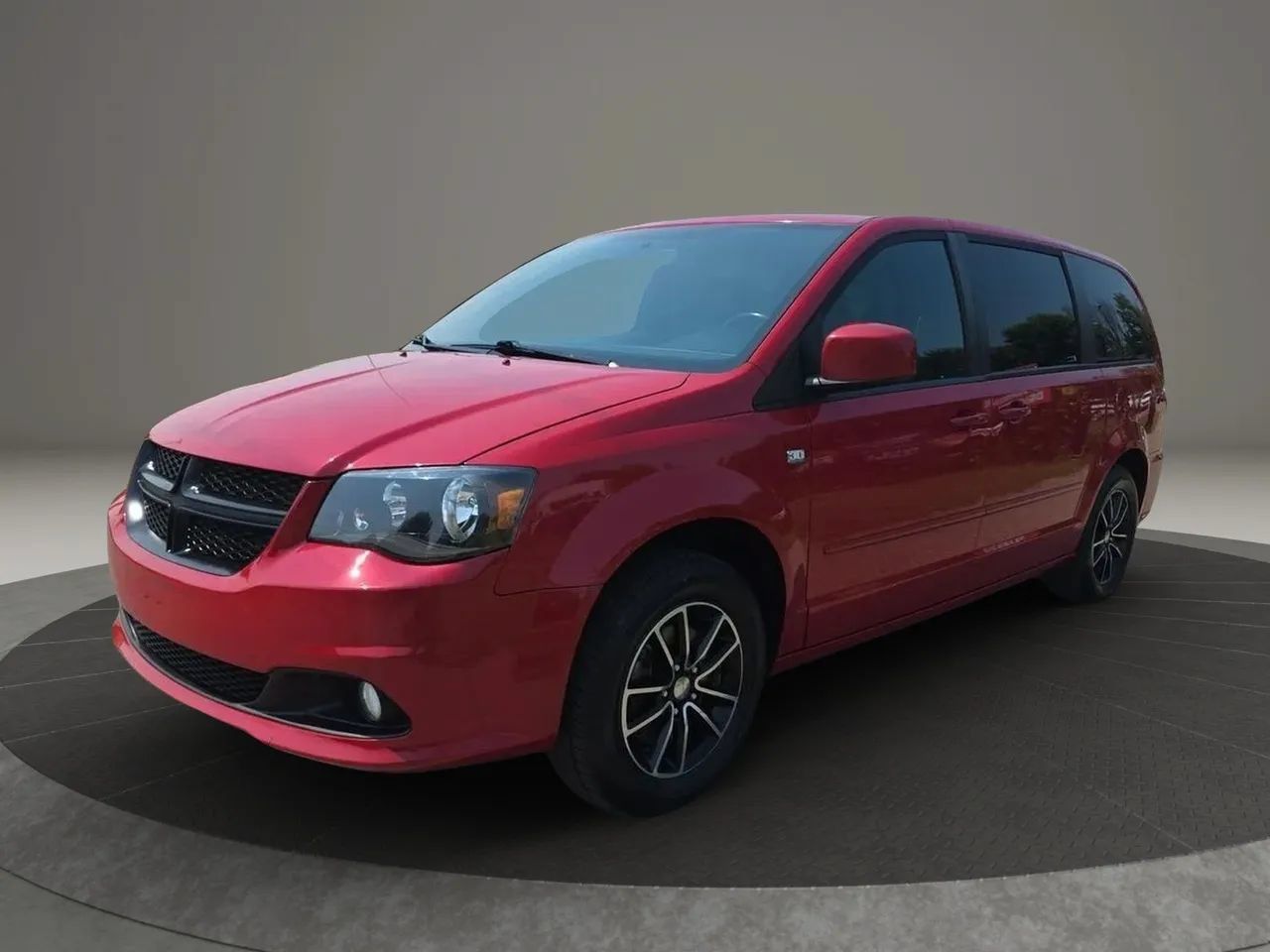 Used 2014 Dodge Grand Caravan SXT FWD image 1