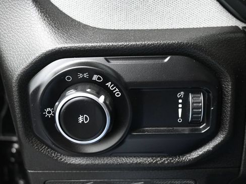 Used 2024 Jeep Wrangler Unlimited Sport AWD/4WD image 13