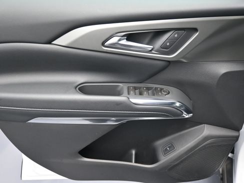 New 2026 Chevrolet Traverse LT w/ Driver Confidence Package FWD image 23