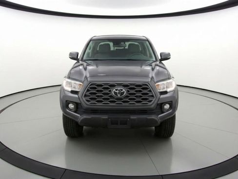 Used 2023 Toyota Tacoma TRD Off-Road image 2