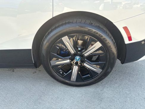 Certified 2025 BMW iX xDrive50 image 9
