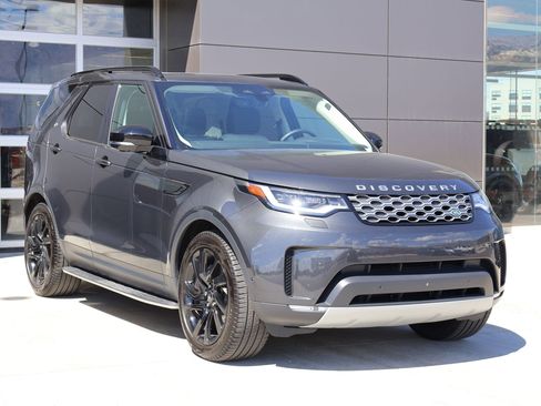 Certified 2025 Land Rover Discovery S AWD/4WD image 3