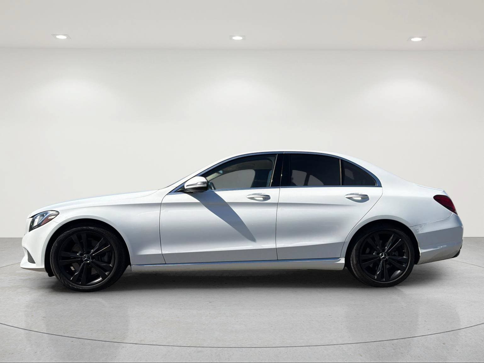 Used 2016 Mercedes-Benz C 300 Sedan image 2