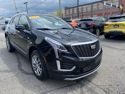 Used 2021 Cadillac XT5 Premium Luxury w/ LPO, Floor Liner Package AWD/4WD image 9