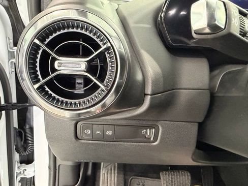New 2026 Chevrolet Equinox EV LT FWD image 10
