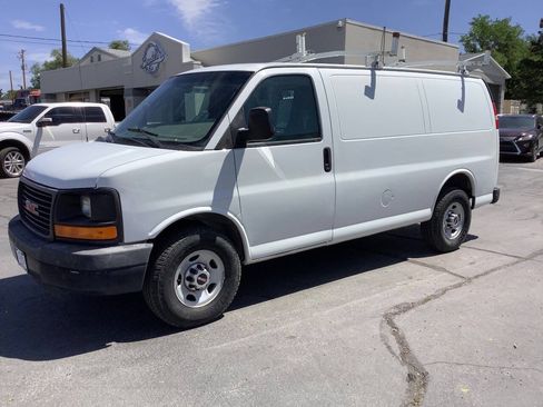 Used 2012 GMC Savana 2500 RWD image 18