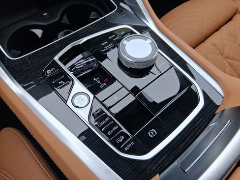 New 2026 BMW X6 xDrive40i w/ Executive Package image 18