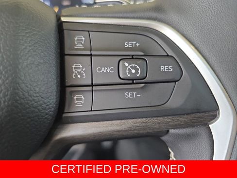 Used 2024 Jeep Grand Cherokee L Limited w/ Black Appearance Package AWD/4WD image 20