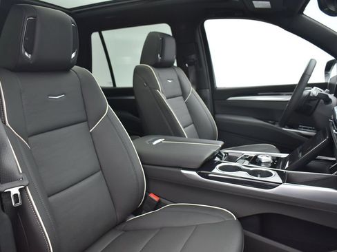 New 2026 Cadillac Escalade Sport w/ LPO, ONYX Package AWD/4WD image 38