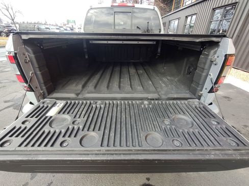 Used 2022 Nissan Frontier PRO-4X image 26