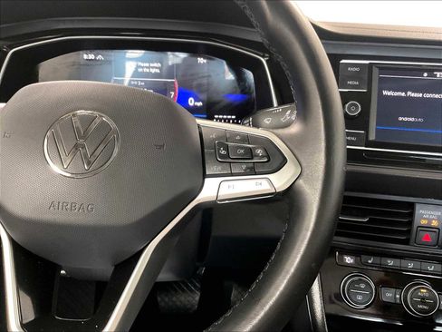 Used 2024 Volkswagen Jetta SE w/ Panoramic Sunroof Package image 24