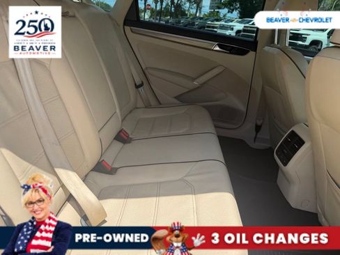 Used 2016 Volkswagen Passat 1.8T SE w/ Lighting Package FWD image 10