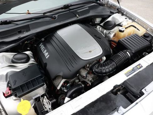 Used 2005 Chrysler 300 C w/ Protection Group II image 47