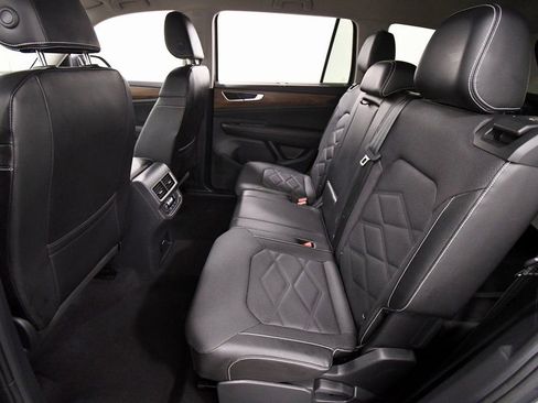 Used 2024 Volkswagen Atlas SE image 15