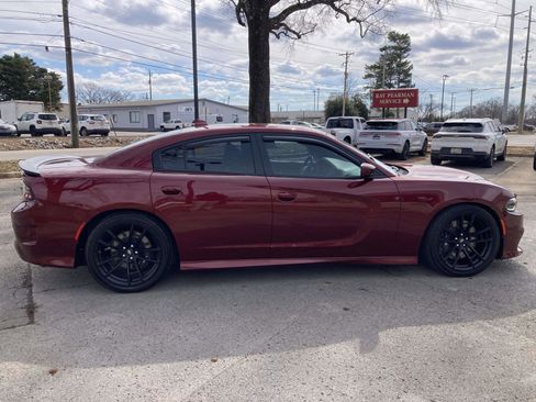 Used 2017 Dodge Charger R/T image 2