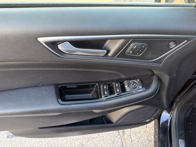 Used 2019 Ford Edge Titanium w/ Cold Weather Package AWD/4WD image 22