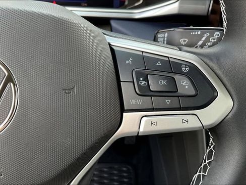 New 2025 Volkswagen Taos SEL image 19