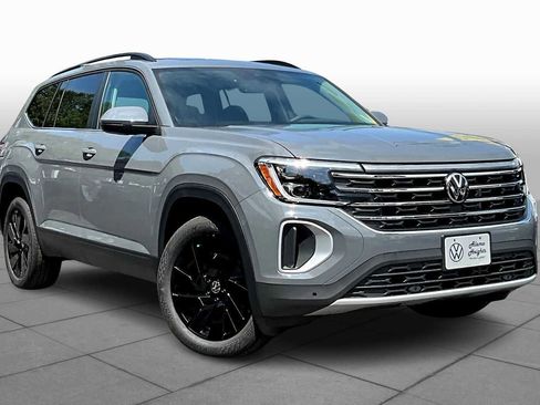 New 2026 Volkswagen Atlas SE image 2