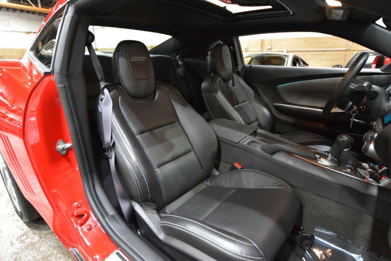 Used 2010 Chevrolet Camaro SS w/ RS Package RWD image 31