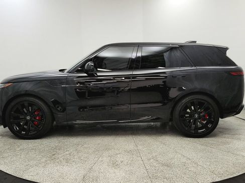 Used 2025 Land Rover Range Rover Sport Dynamic SE AWD/4WD image 2