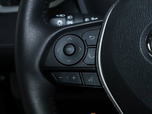 Used 2021 Toyota RAV4 XLE Premium image 25