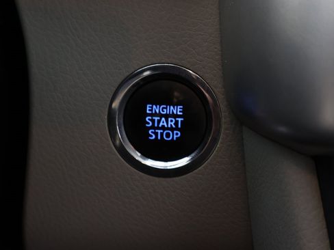 Used 2017 Toyota Highlander XLE image 45