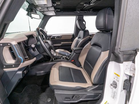 Used 2023 Ford Bronco Wildtrak AWD/4WD image 16