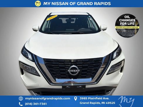 Used 2023 Nissan Rogue SV AWD/4WD image 3