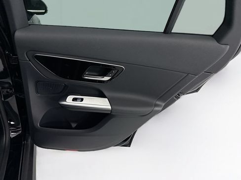 Certified 2025 Mercedes-Benz GLC 300 4MATIC image 26