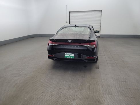 Used 2023 Hyundai Elantra SEL w/ Cargo Package FWD image 7