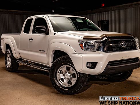 Used 2015 Toyota Tacoma 4x4 Access Cab V6 w/ TRD Off-Road Package image 1