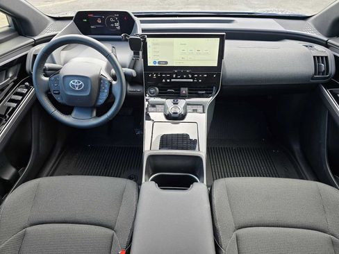 Used 2024 Toyota bZ4X XLE w/ Weather Package image 18