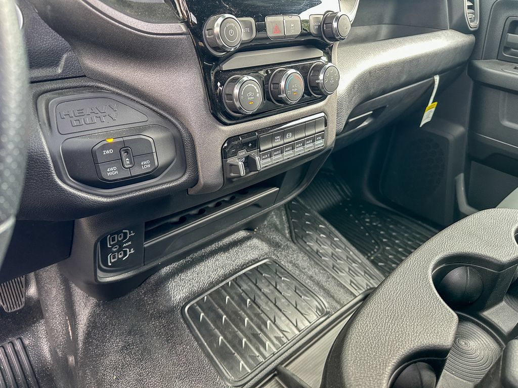 New 2026 RAM 3500 Tradesman w/ Chrome Appearance Group A AWD/4WD image 29