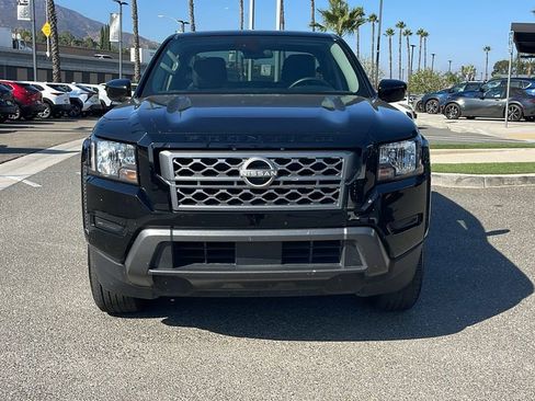 Used 2023 Nissan Frontier SV image 4