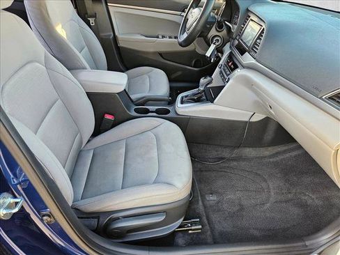 Used 2018 Hyundai Elantra SE image 18