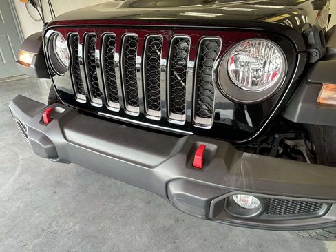 Used 2022 Jeep Gladiator Rubicon AWD/4WD image 9