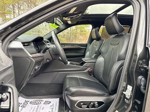 Used 2024 Jeep Grand Cherokee L Overland w/ Advanced Protech Group III image 13